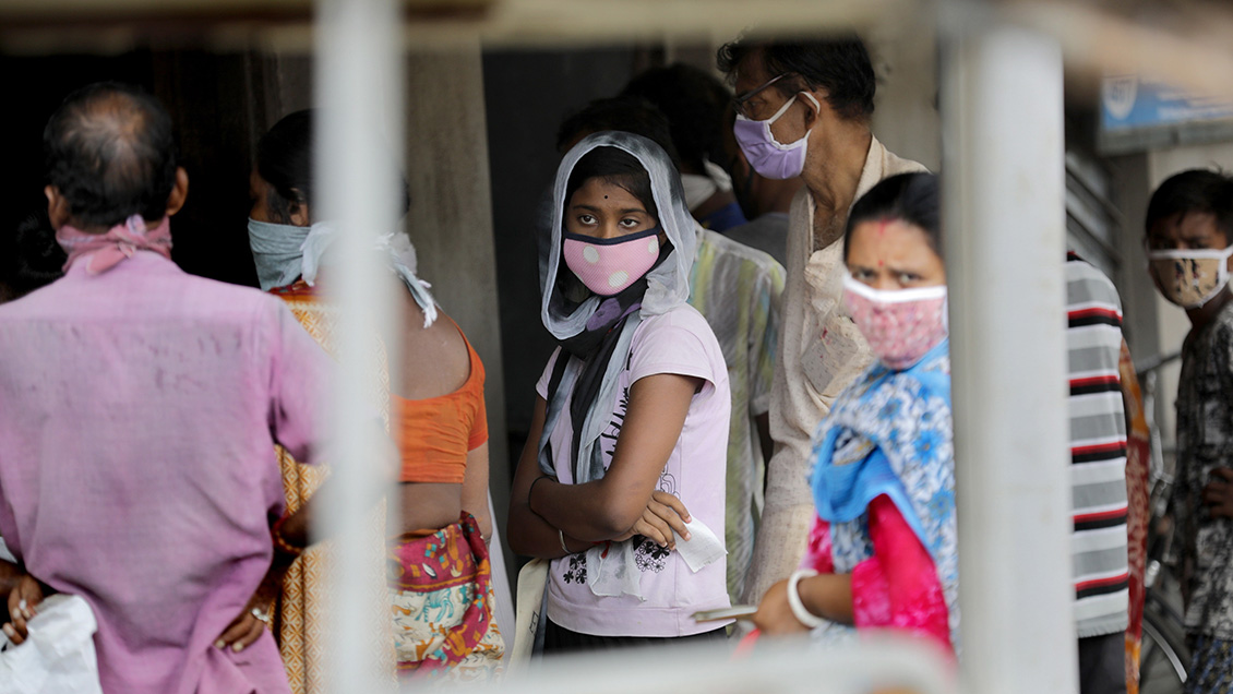 Incapaz de doblegar la curva, la India alcanza el millón de casos de Covid-19