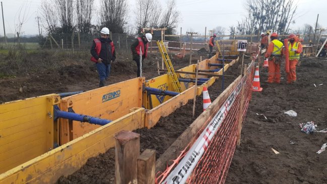 Ministro de Obras Públicas da inicio a la construcción de la última etapa del Colector Cuellar en Linares