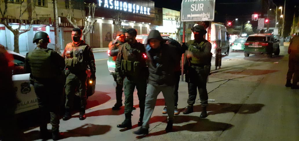 Dos detenidos dejó robo frustrado a banco de Villa Alemana