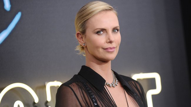 Charlize Theron revela que la hicieron trabajar seis semanas más que a hombres en una película