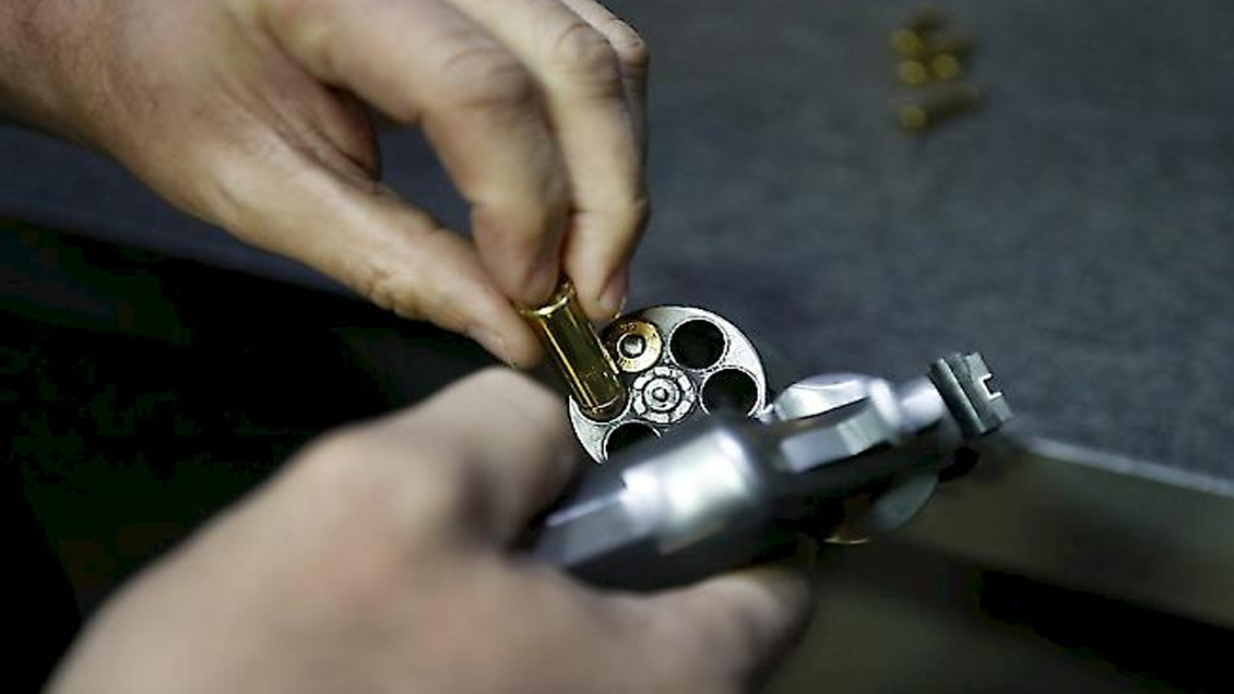 Hombre fue baleado en sus piernas en su casa de Los Ángeles