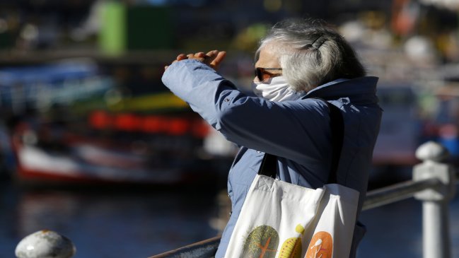 Desde hoy los adultos mayores pueden salir de paseo por una hora