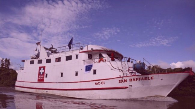 Asaltan barco hospital humanitario en Colombia