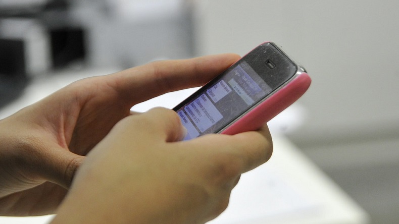 Sujeto fingía ser productor de Mega para pedir fotos en ropa interior a menores