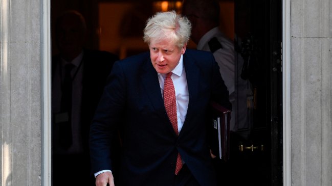 Reino Unido: Johnson pospuso la desescalada por repunte del Covid-19
