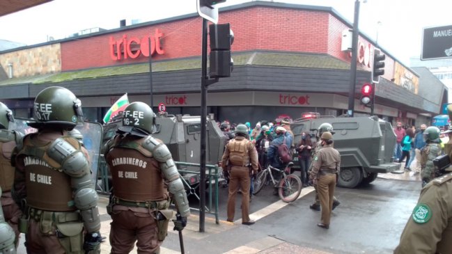 Intensas manifestaciones en Temuco ante la llegada del ministro Pérez
