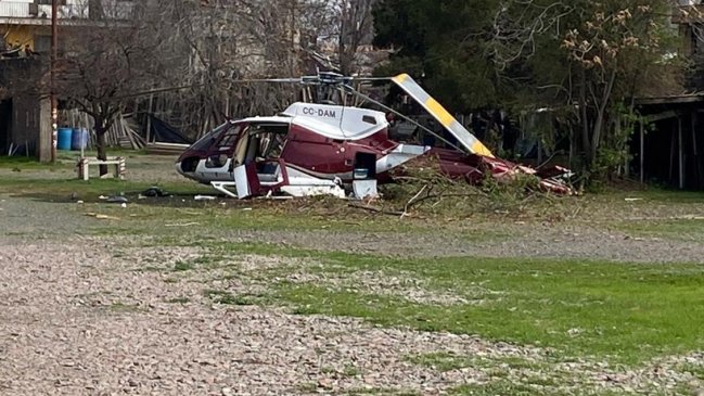 Helicóptero cayó en estacionamiento del Hospital Roberto del Río