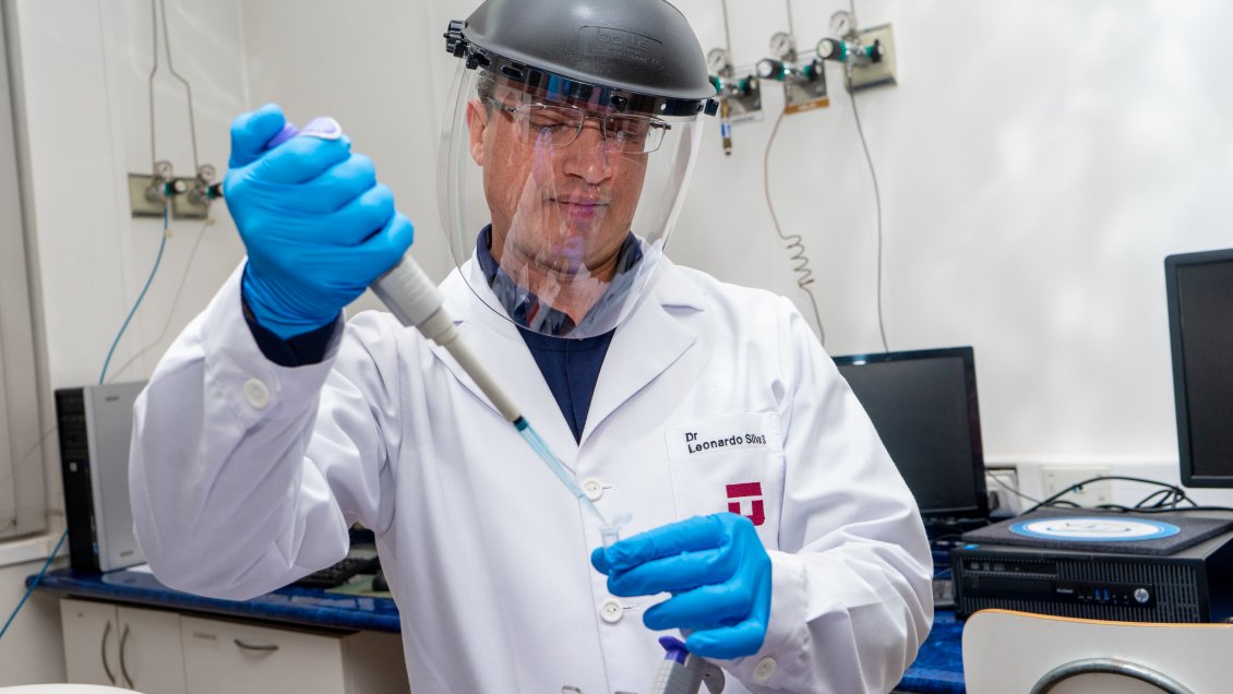 Técnica para detectar Covid-19 sin PCR espera aprobación del ISP para aplicarse en Chile