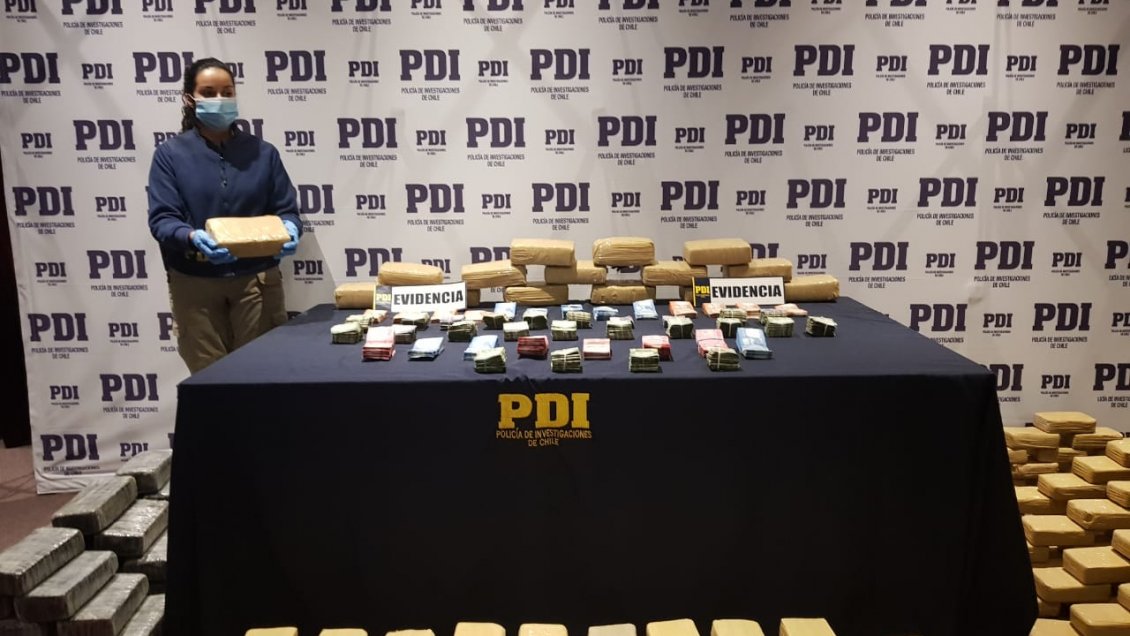 Alto Hospicio: Pareja fue atrapada con más de 222 kilos de droga