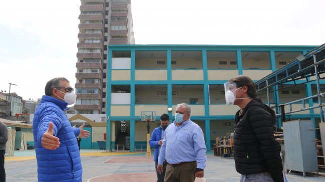 Habilitan Ex Liceo A-11 de Iquique para solicitud presencial del retiro del 10%