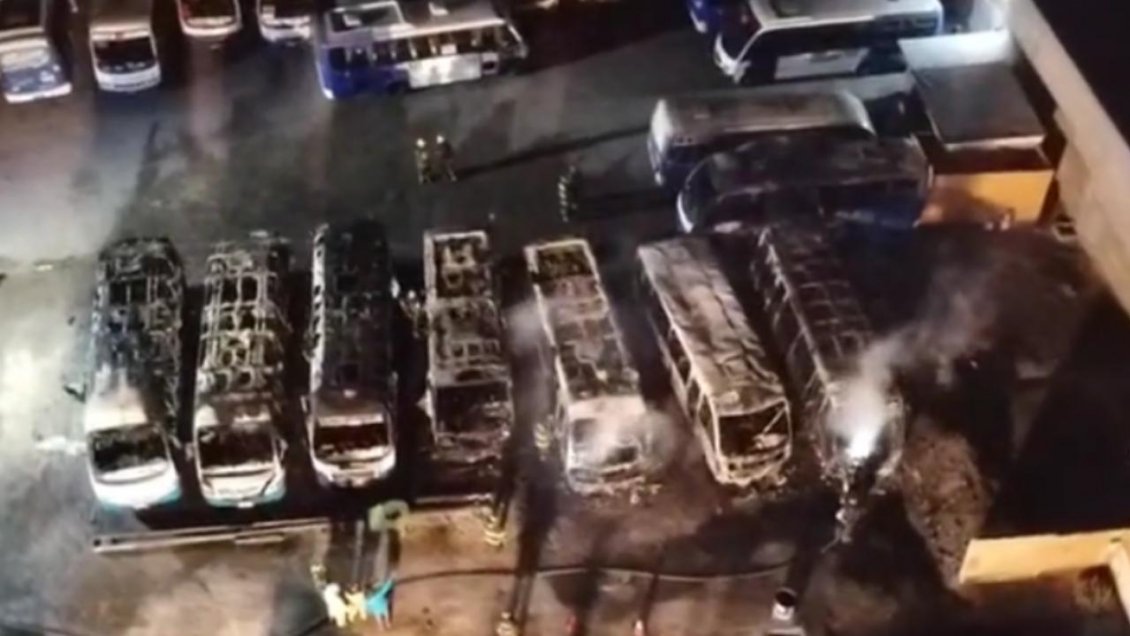 Nueve micros resultaron quemadas tras incendio en garita de Antofagasta