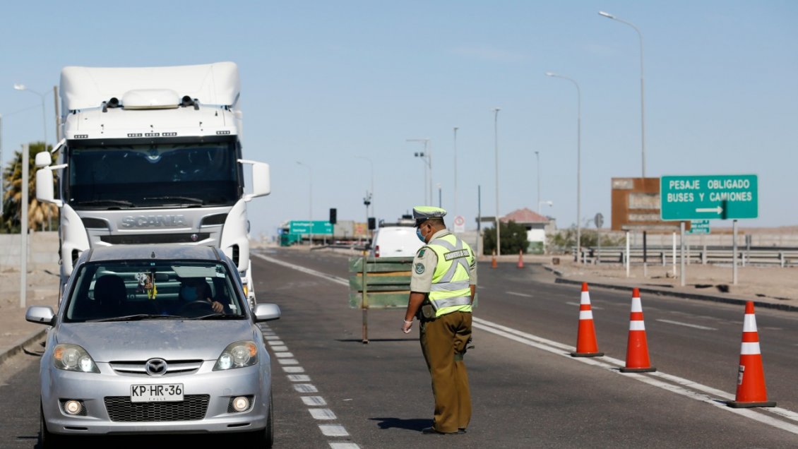 Hombres entre 18 y 27 años lideran detenciones por infringir toque de queda en Tarapacá