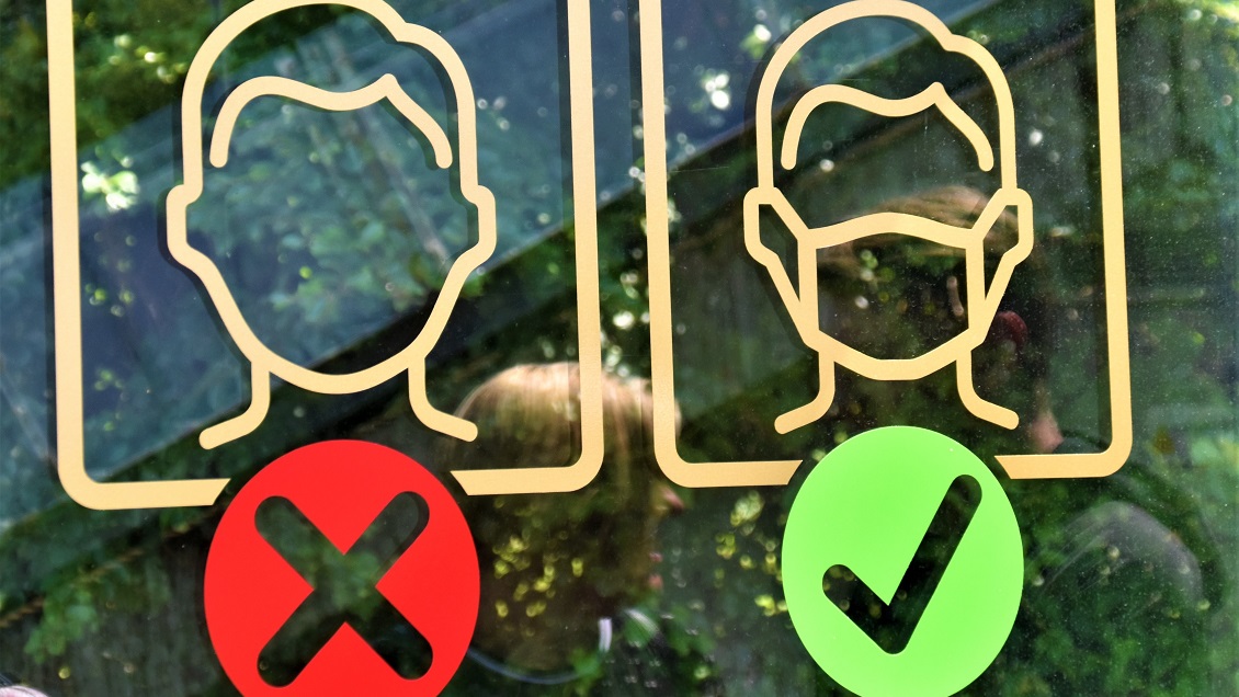 Hombre escupió a un niño y le dijo 