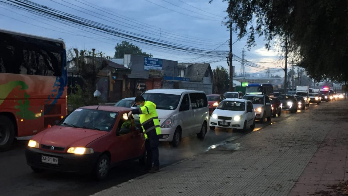 Gobierno recula y suspende restricción vehicular anunciada para Curicó