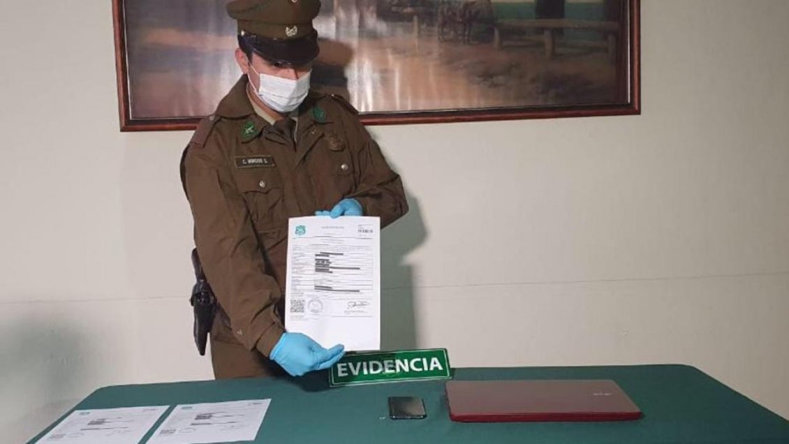 Justicia investiga a extranjero que compró permisos falsos por internet en Antofagasta