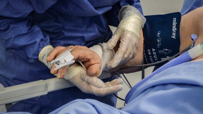 Covid-19: Fallecidos en Chile, entre casos confirmados y probables, bordean los 14 mil