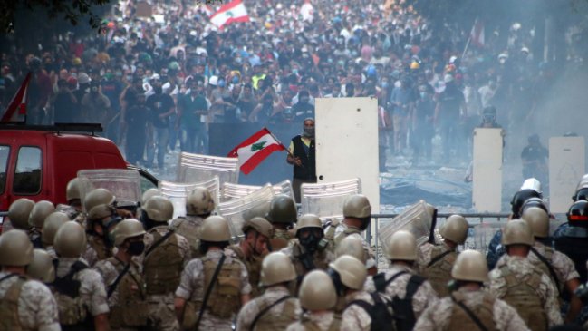 La violencia estalla en un Beirut indignado tras la tragedia