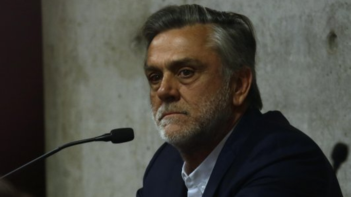 Longueira dará curso sobre la transición: Incluirá asesinato de Guzmán y caso Spiniak