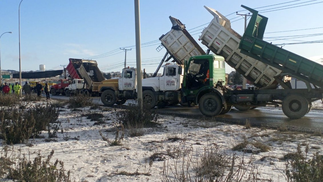Camioneros mantienen bloqueada la Ruta 9 Norte de Punta Arenas