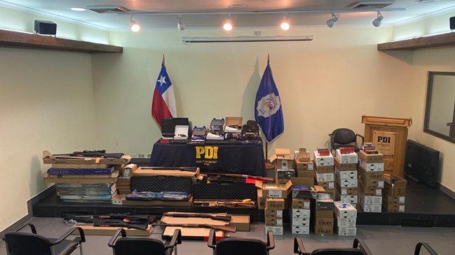 Carabinero sospechoso de integrar banda de tráfico de armas fue dado de baja en Constitución