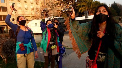   Manifestantes se congregaron en Plaza Italia para apoyar a huelguistas mapuche 