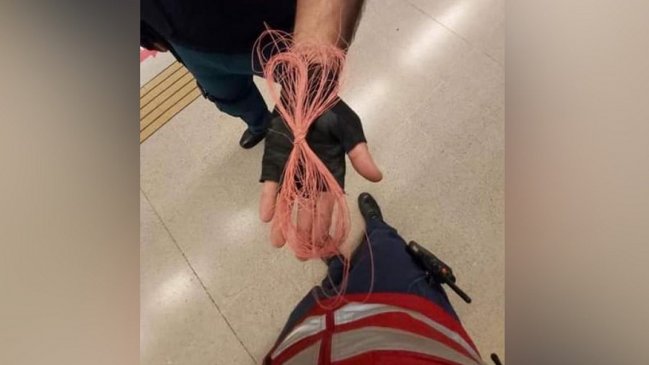 Metro se querella tras serie de hallazgos de hilo curado en vagones