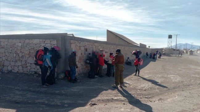 Grupo de extranjeros indocumentados fue detenido en Colchane