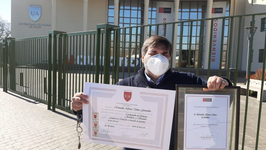 Talca: Errores administrativos impiden titulación desde hace siete años a licenciado de derecho