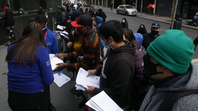 Clapes UC: Pandemia ha destruido al menos 100.000 trabajos de inmigrantes en Chile