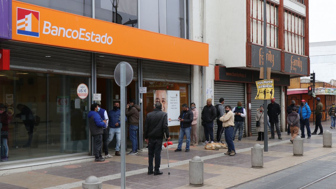 Coquimbo aprobó ordenanza que regula el distanciamiento físico y las colas