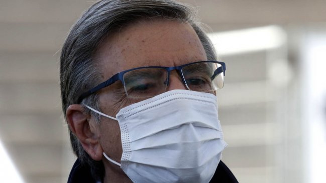 Joaquín Lavín defiende su 