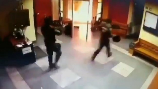 Encapuchados intentaron quemar edificio del Juzgado de Garantía en Cañete