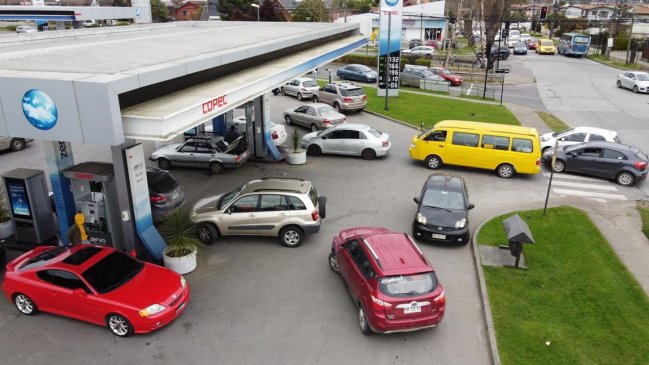 Incertidumbre por paro de camioneros agolpa a conductores en servicentros del Biobío