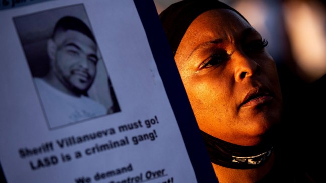 Investigan la muerte de otro hombre negro a manos de la policía en Los Ángeles