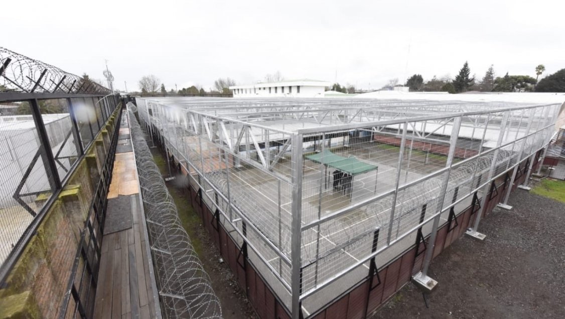 Intentaron ingresar droga oculta en pantalón a la cárcel de Chillán