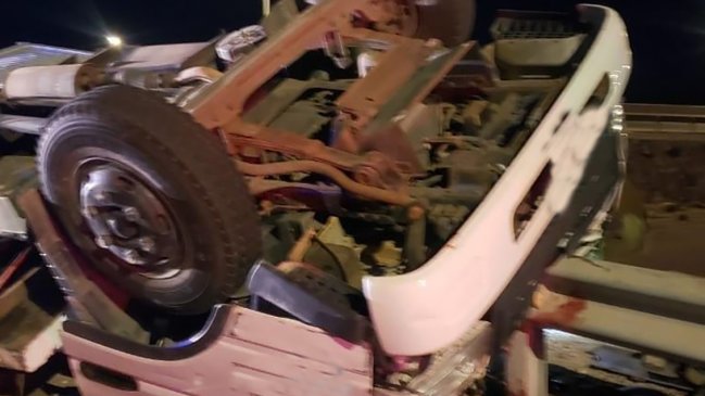 Un fallecido dejó volcamiento de camión al sur de Baquedano