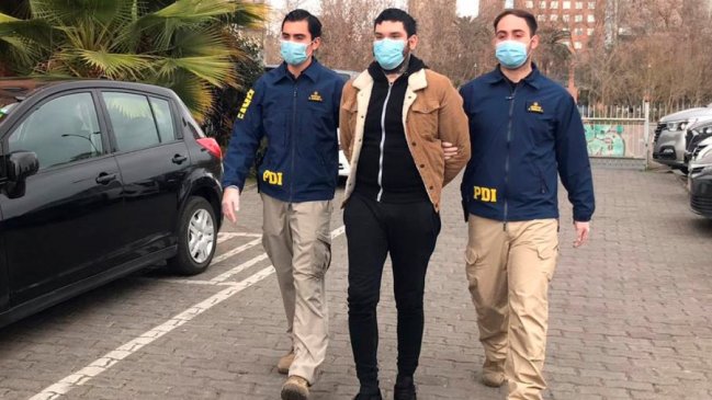 Contactaba a víctimas por Tinder: PDI detuvo a acusado de ocho violaciones