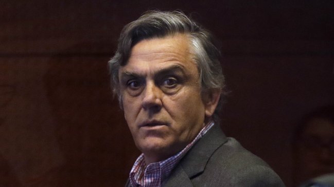 Reaparición convirtió a Pablo Longueira en el político peor evaluado de Chile