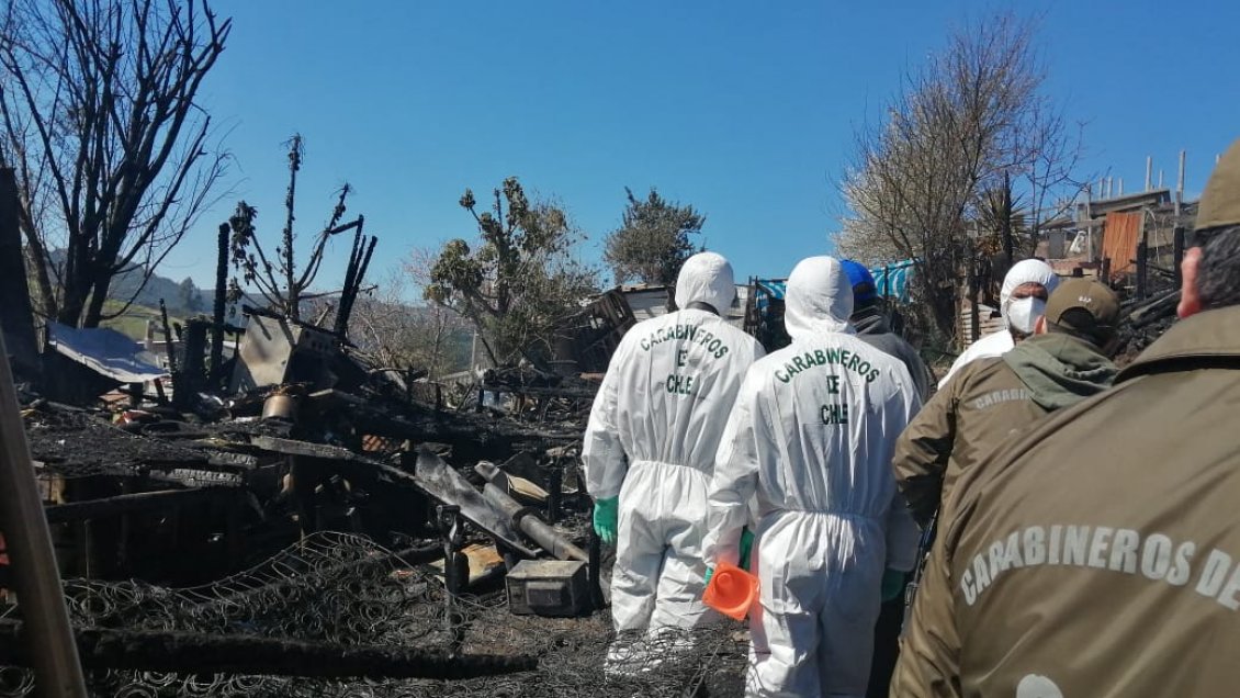 Carabineros encontró cuerpo de una mujer entre escombros de incendio en Constitución