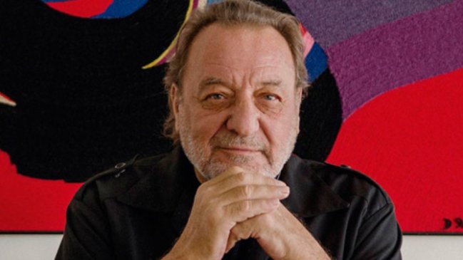 Patricio Manns se encuentra internado por problemas de salud