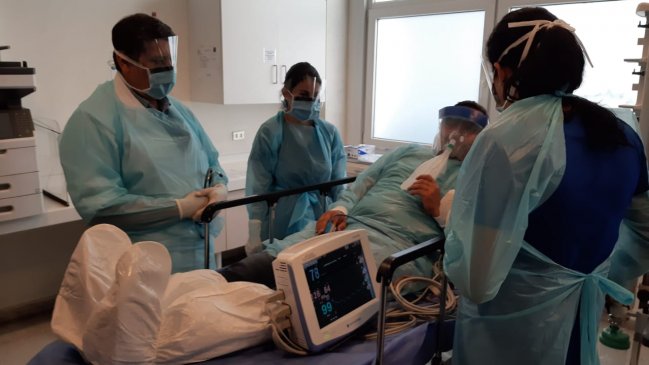 Salud reconoció error y rectificó cifra de funcionarios Covid-19 en Hospital de Curicó