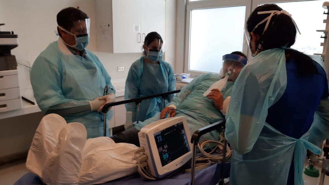 Salud reconoció error y rectificó cifra de funcionarios Covid-19 en Hospital de Curicó