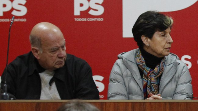 Allende discrepa de Insulza: 