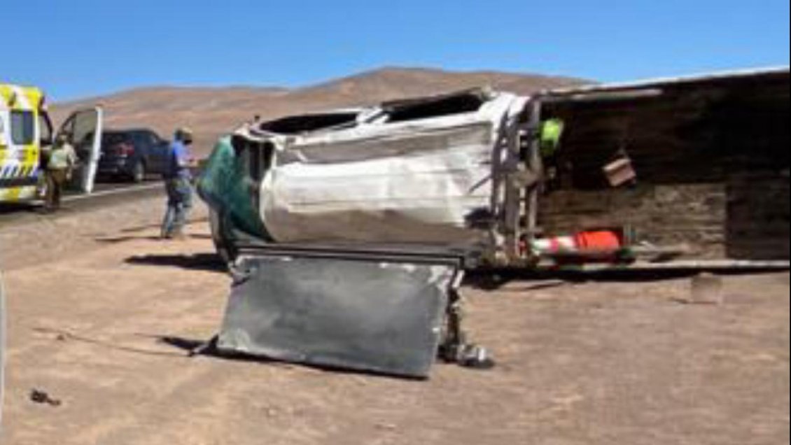 Volcamiento en Taltal dejó cinco lesionados y uno en riesgo vital