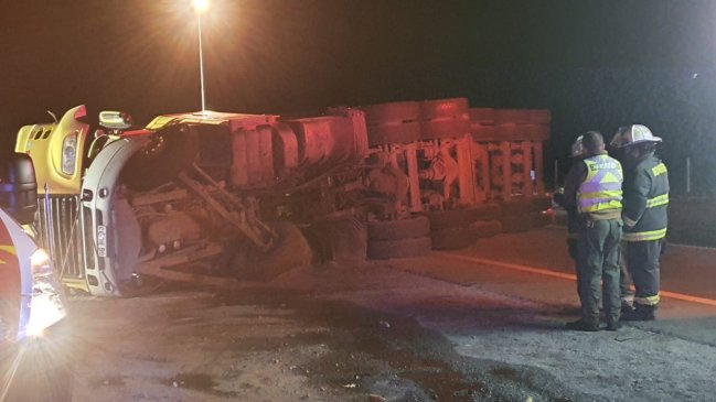 Un peatón murió tras volcamiento de camión en Mejillones