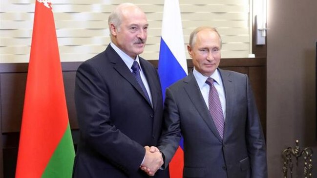 Putin expresa a Lukashenko su apoyo a una reforma constitucional: 