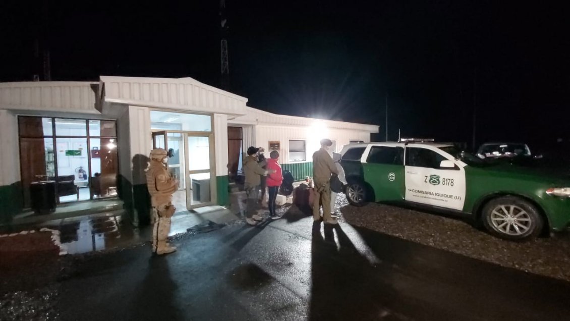 Ocho detenidos en toque de queda y sin salvoconducto en Salar del Huasco