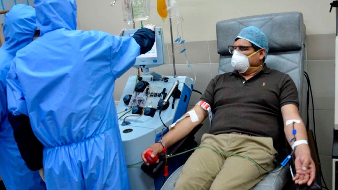 U. de Chile inició tratamientos de plasma para revertir avance de Covid-19 en pacientes críticos