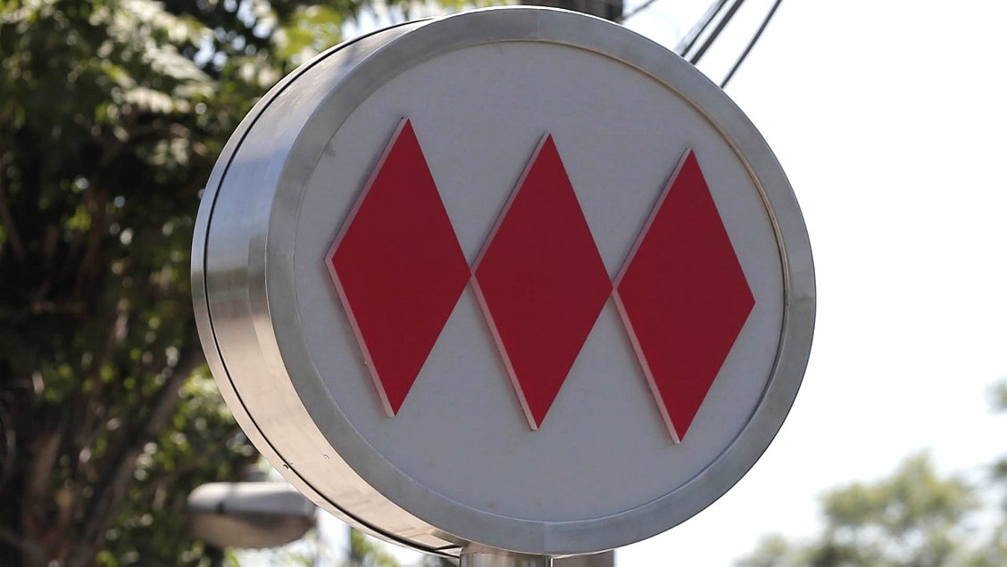 Tres sujetos fueron detenidos por rayar estación del Metro Los Presidentes