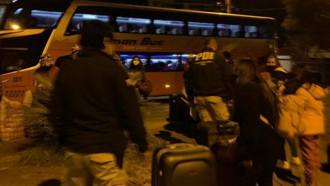 Repatriados 195 bolivianos que estaban varados en Antofagasta y Copiapó